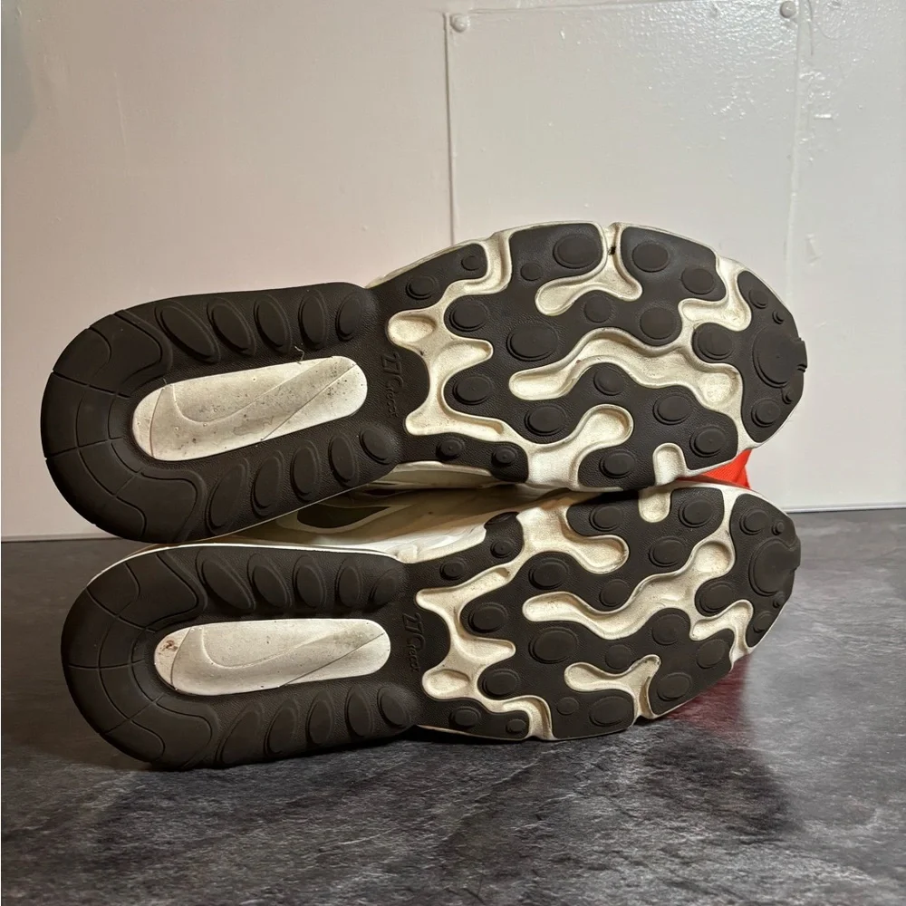 Nike Men's White and Red Sneakers - Picture 4 of 5